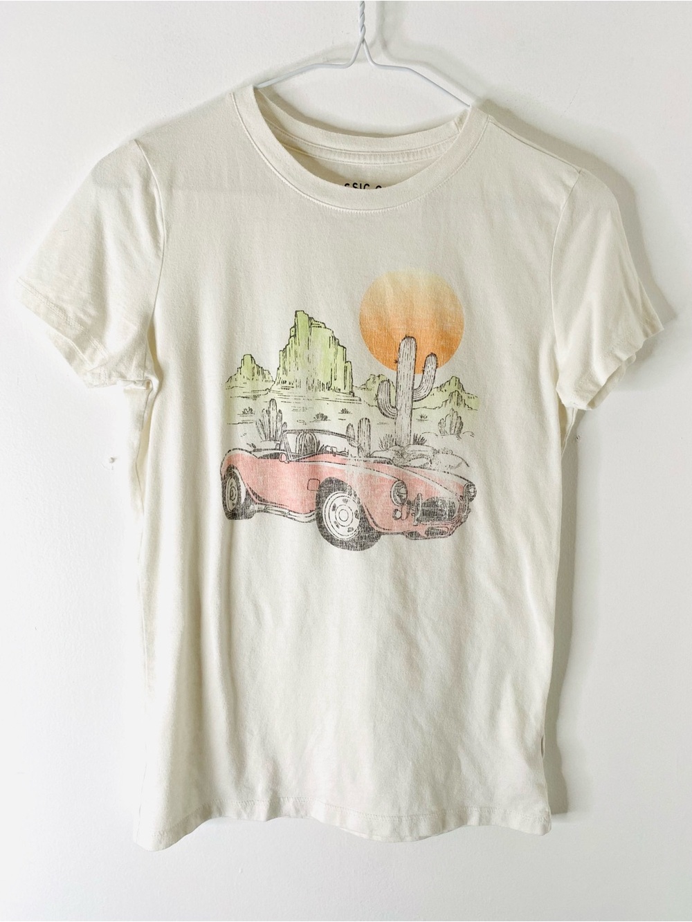 Aeropostale Desert Sunset Vintage Car Graphic Tee Classic Crew